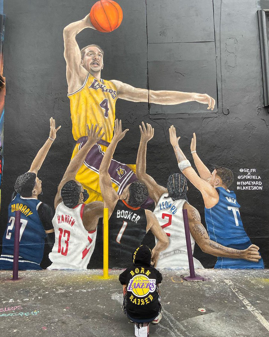 alex caruso murales lakers